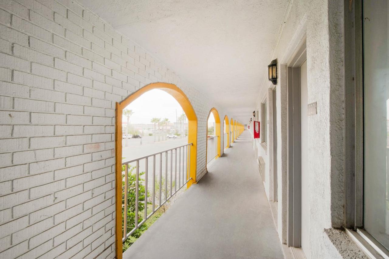 Hotel O Houston East Channelview I-10 Εξωτερικό φωτογραφία